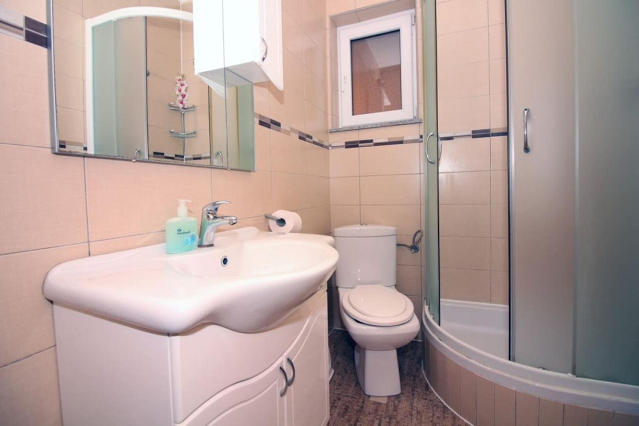 4 Bedroom Apartment In Tisno Esterno foto