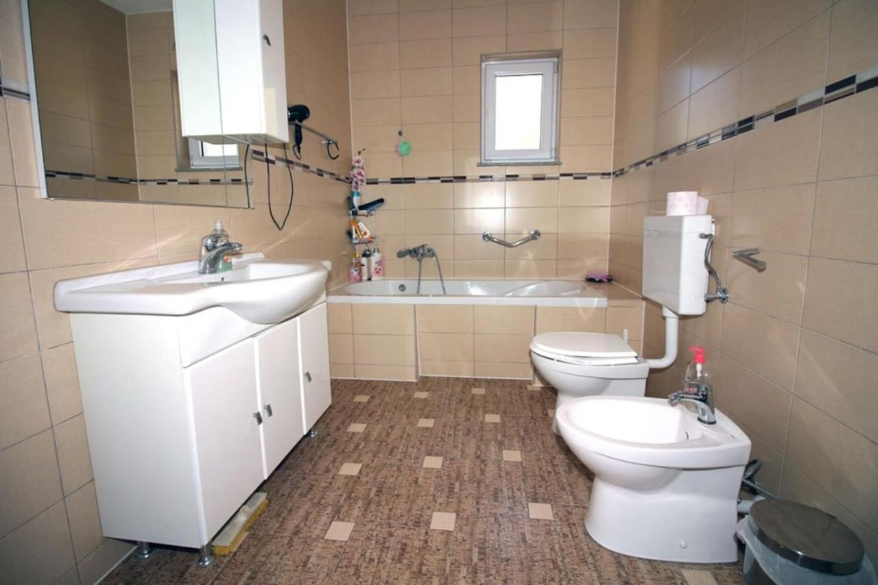 4 Bedroom Apartment In Tisno Esterno foto