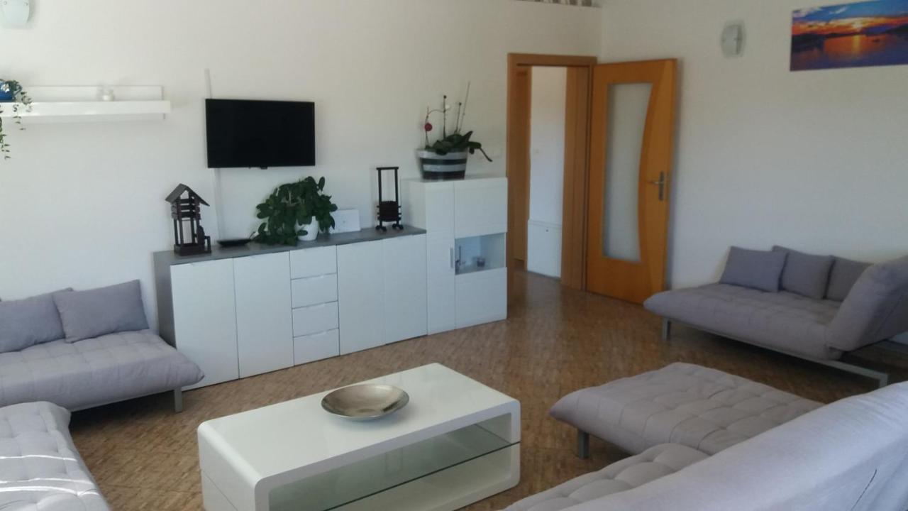 4 Bedroom Apartment In Tisno Esterno foto
