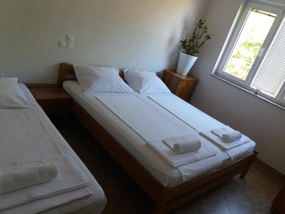 4 Bedroom Apartment In Tisno Esterno foto